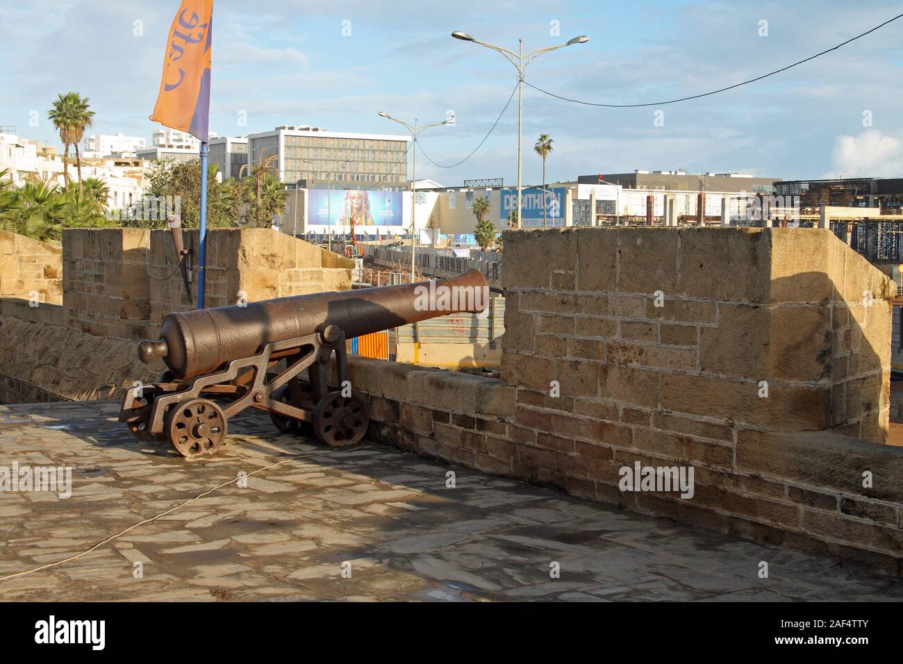 Murs de défense et de canons à la Sqala bastion, ancienne Médina, Casablanca, Maroc Banque D'Images