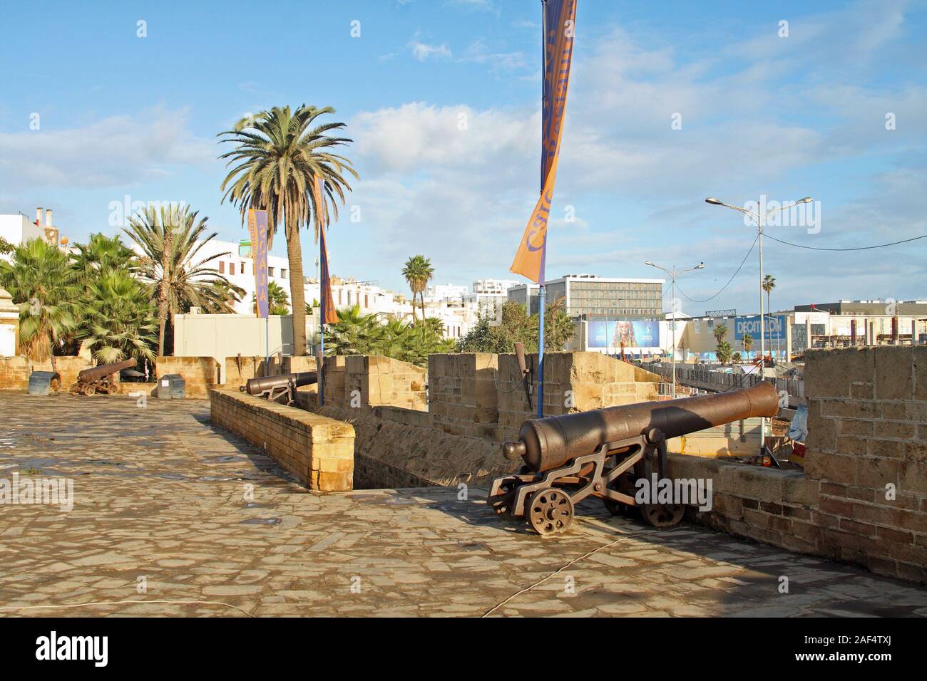 Murs de défense et de canons à la Sqala bastion, ancienne Médina, Casablanca, Maroc Banque D'Images