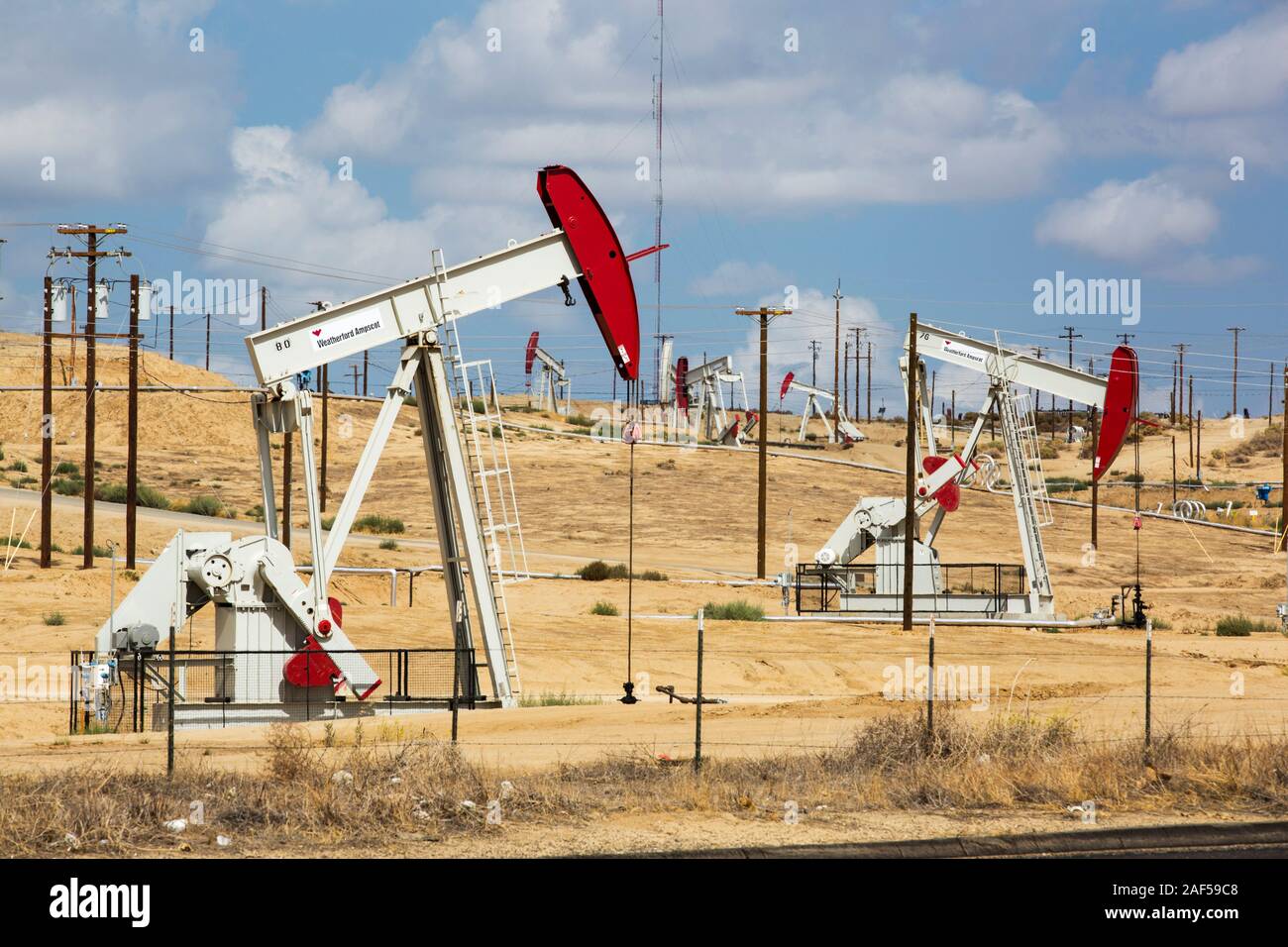 La Kern River oilfield dans Oildale, Bakersfield, Californie, USA. À la suite d'une sécheresse sans précédent de quatre ans, Bakersfield est maintenant le plus sec des cit Banque D'Images