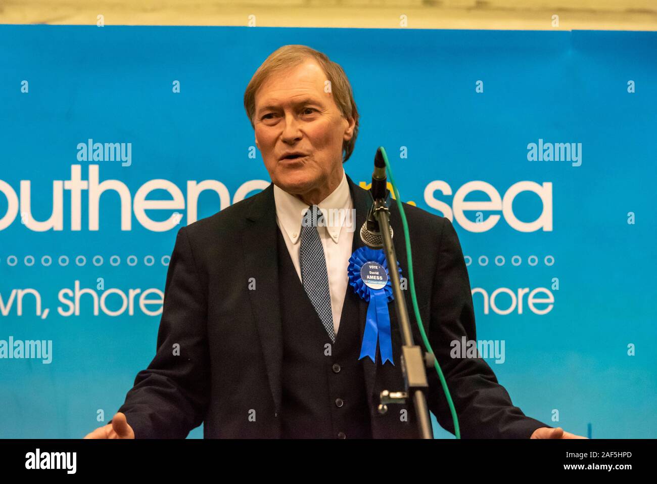 Southend on Sea, Essex, Royaume-Uni. Le dépouillement définitif vient d'être annoncé pour la circonscription de Southend West, le candidat conservateur Sir David Amess conservant le siège qu'il occupe depuis 1997 Banque D'Images