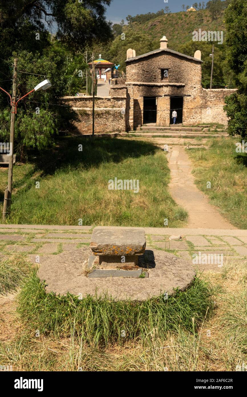 L'Éthiopie, du Tigré, Axoum Axoum (), Maryam Tsion Cathédrale Monastère, pierre de couronnement impérial Banque D'Images