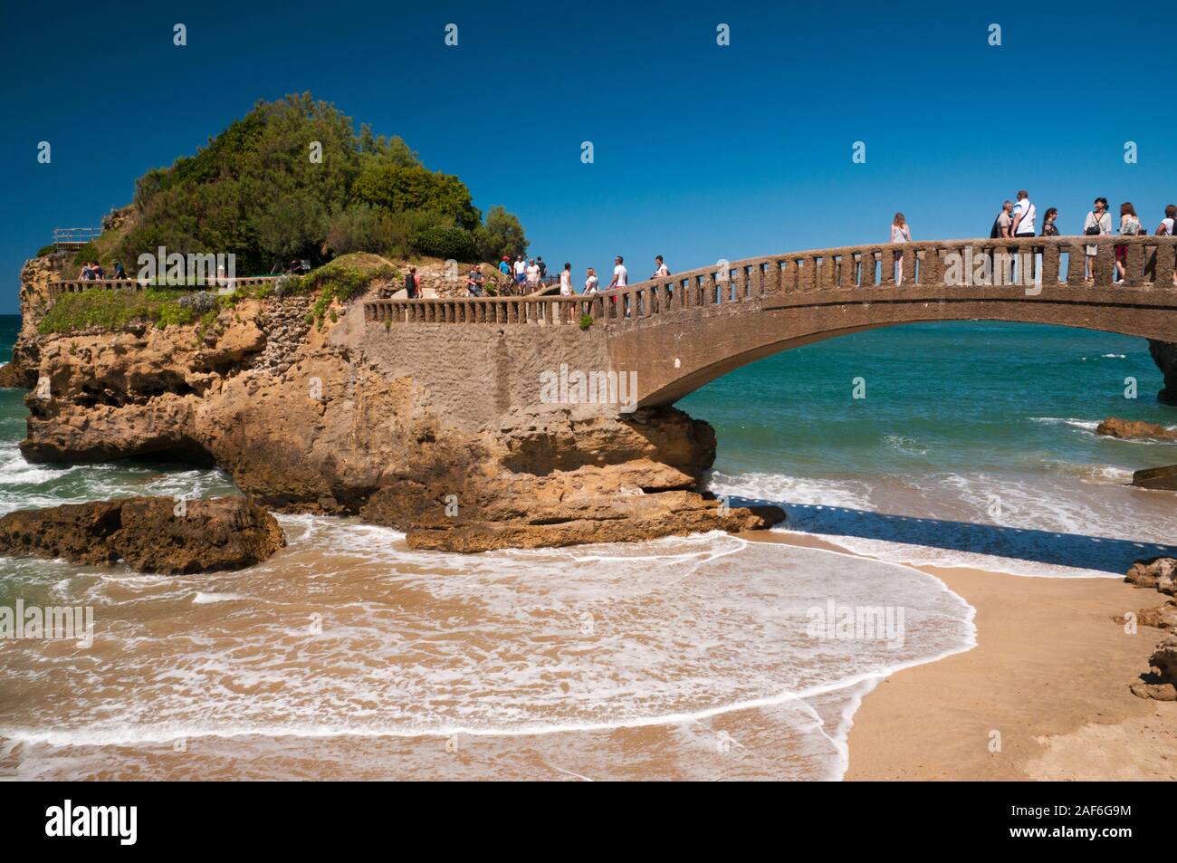 La promenade du front de mer et la Basta rock, Biarritz, Pyrénées-atlantiques (64), France Banque D'Images