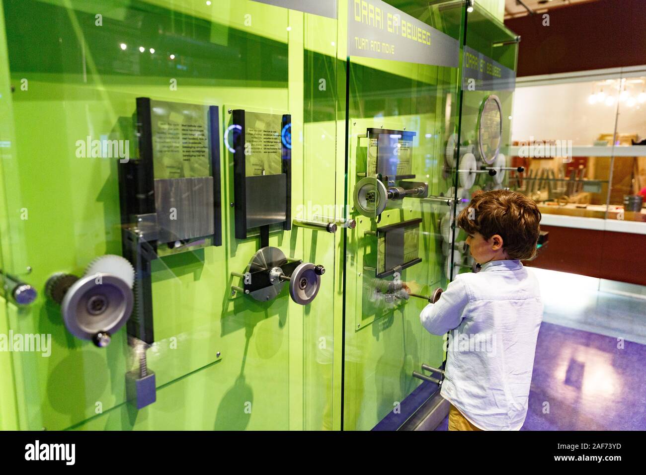 Intérieur du Centre scientifique Nemo à Amsterdam. Le musée a ses origines en 1923 Banque D'Images