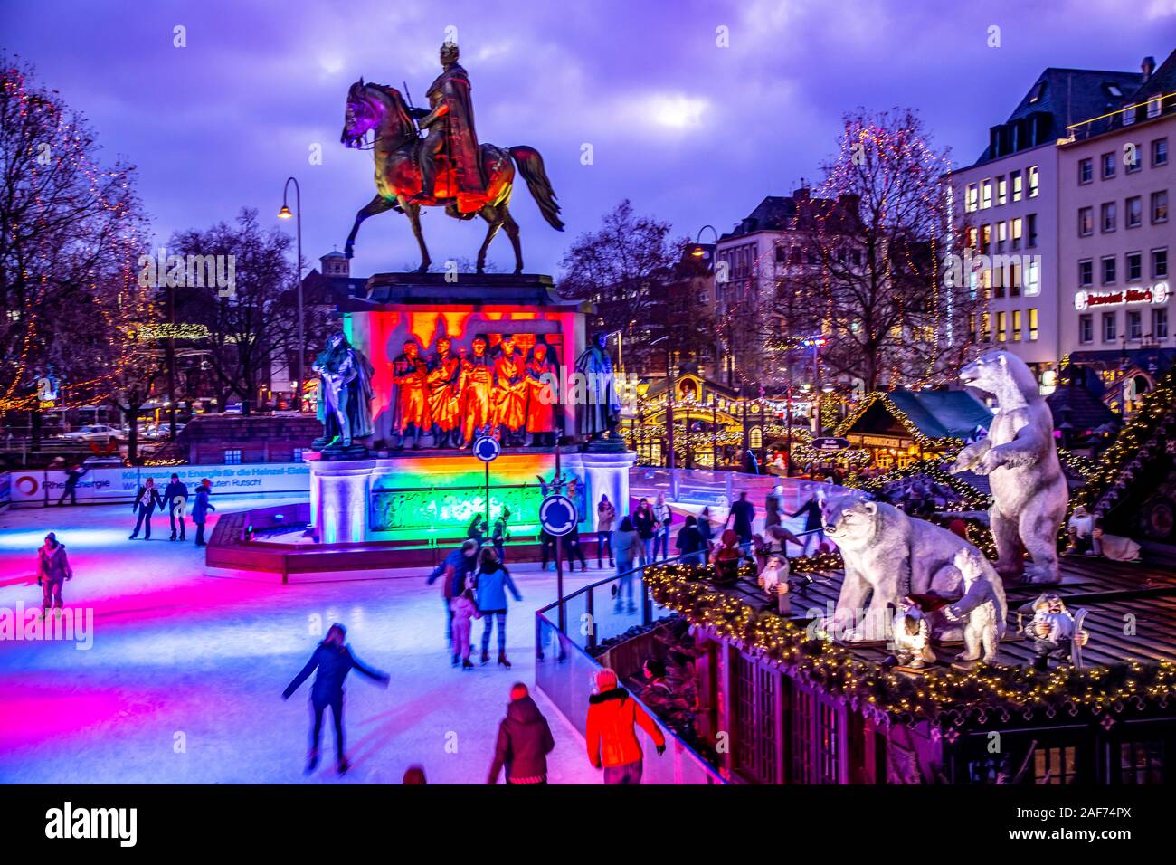 Cologne, marché de Noël sur le Heumarkt, patinoire, Banque D'Images