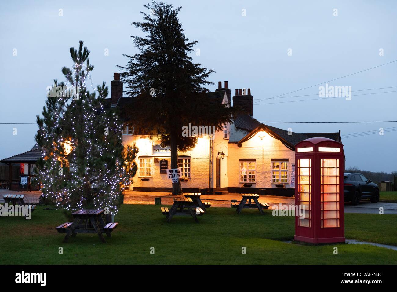 La Rose Inn public house en Amérique du Warwickshire, utilisé comme bureau de scrutin Banque D'Images