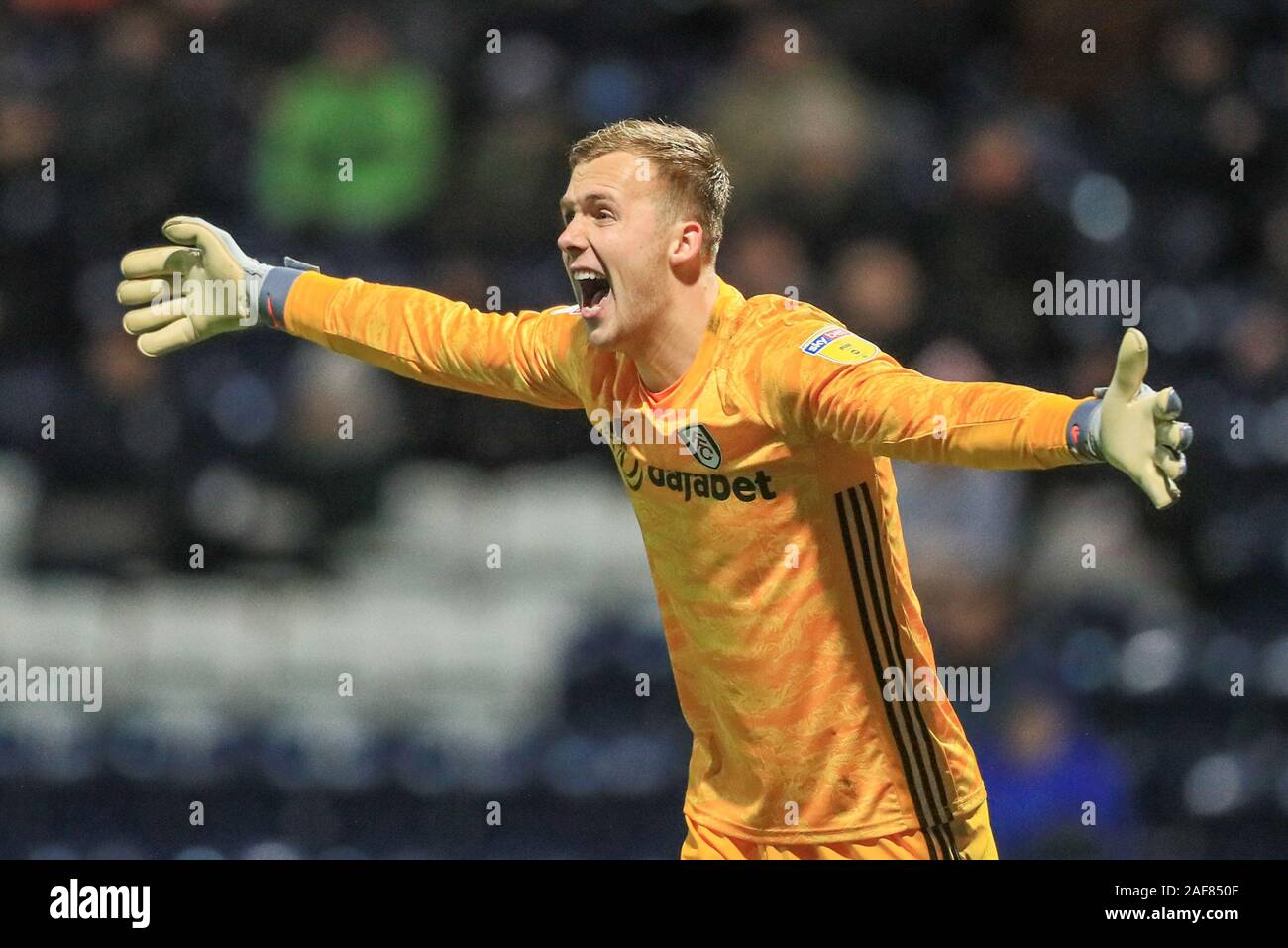 10 décembre 2019, Deepdale, Preston, England ; Sky Bet Championship, Preston North End v Fulham : Marek Rodák (12) de Fulham réagit comme il crie des instructions à sa défense Crédit : Mark Cosgrove/News Images Banque D'Images