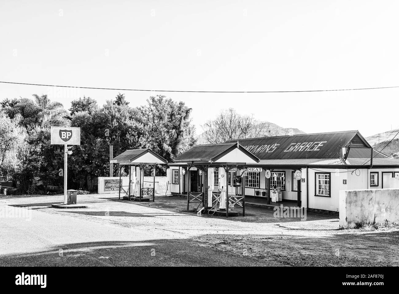 PILGRIMS REST, AFRIQUE DU SUD - 21 MAI 2019 : une scène de rue, une station-service, dans les pèlerins reste dans le Mpumalanga. Monochrome Banque D'Images