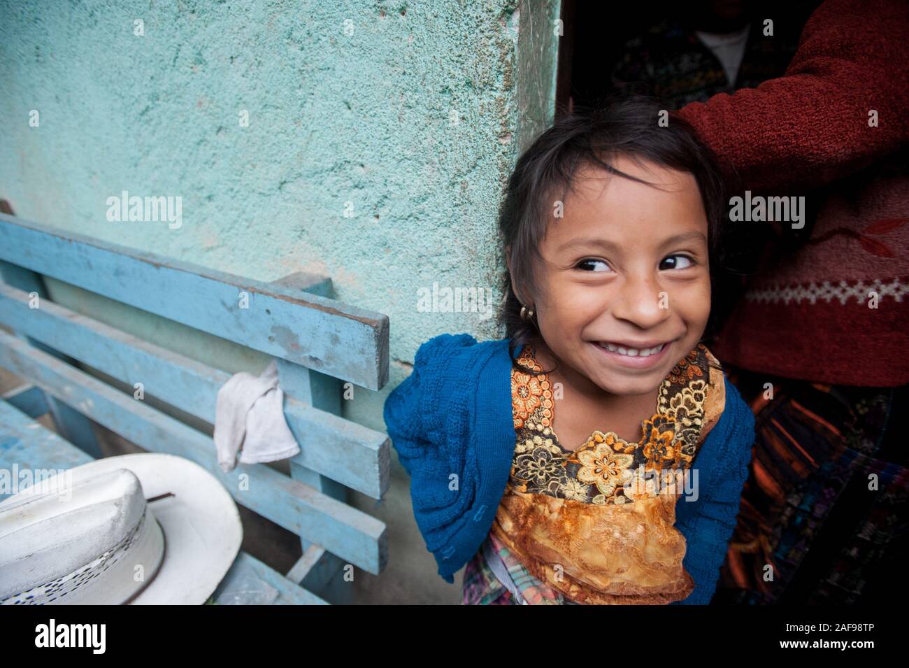 Une fille autochtones mayas à San Jorge La Laguna, Solola, Guatemala. Banque D'Images