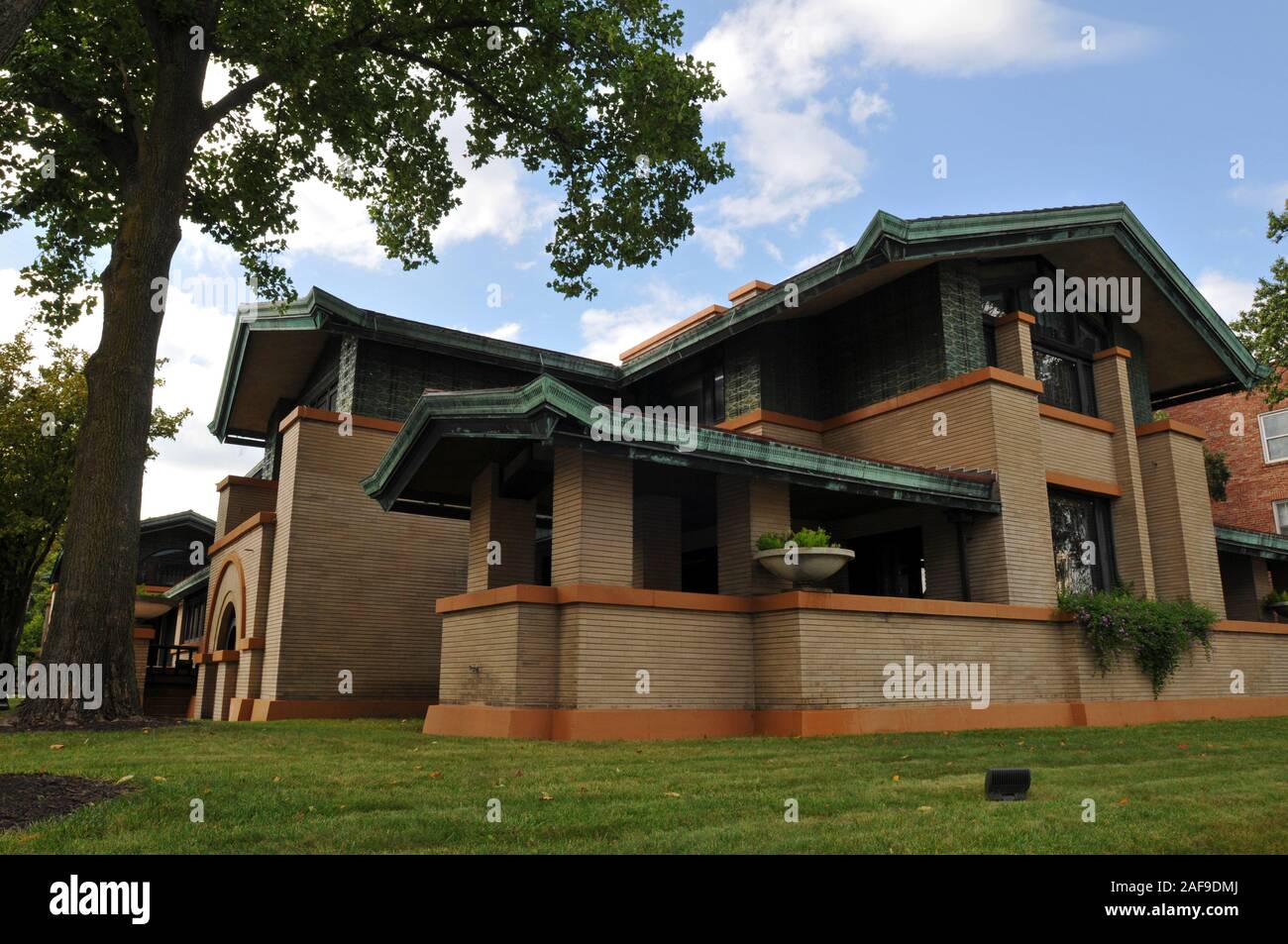 Conçu par l'architecte Frank Lloyd Wright en 1902 dans le style des Prairies, la Dana-Thomas House à Springfield, IL est ouvert pour les visites du public. Banque D'Images