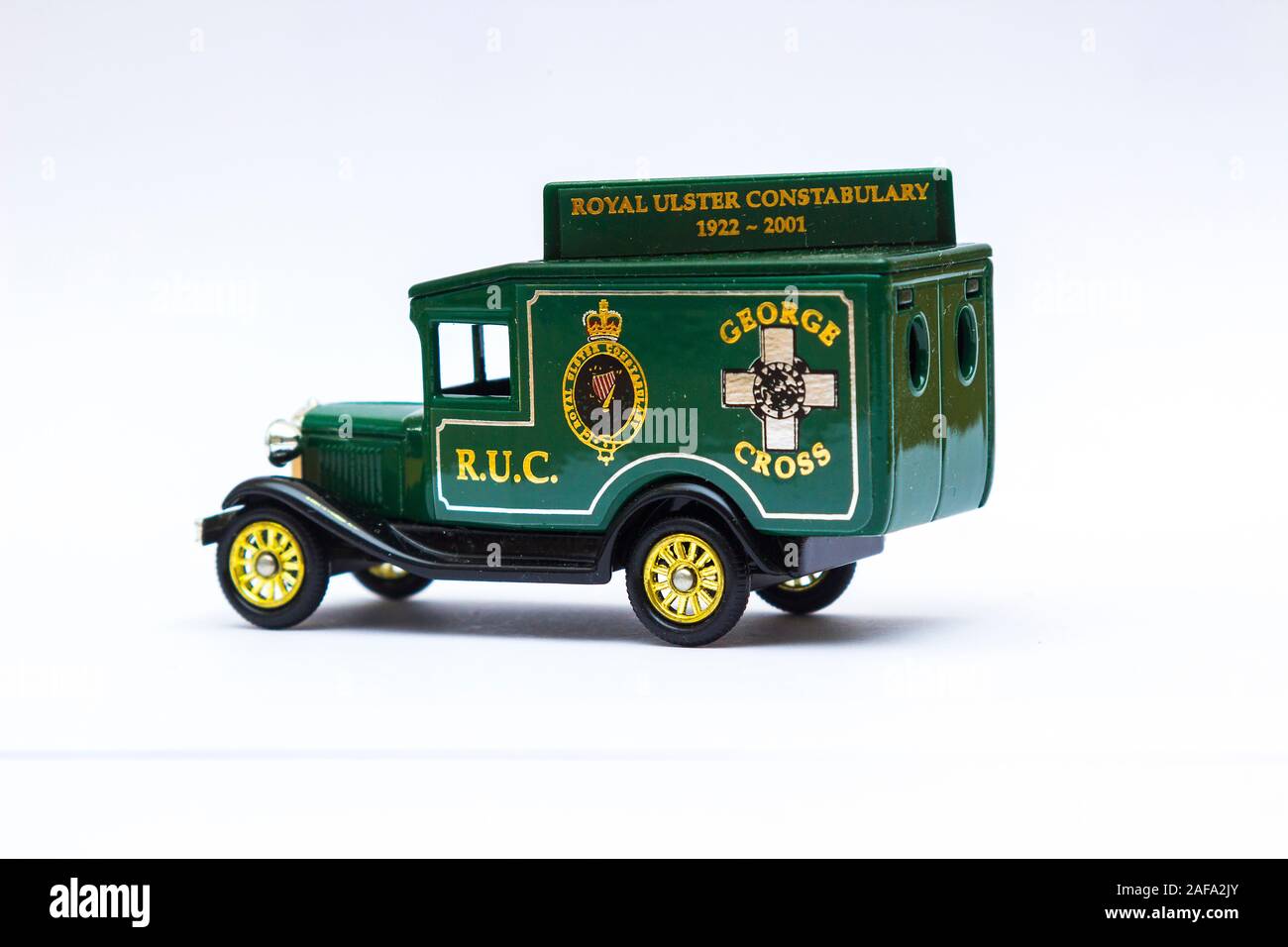 29 novembre 2019 Ford Model T Modèle die cast Van percevable dans la livrée de maintenant inexistant Royal Ulster Constabulary à célébrer leur Georg Banque D'Images