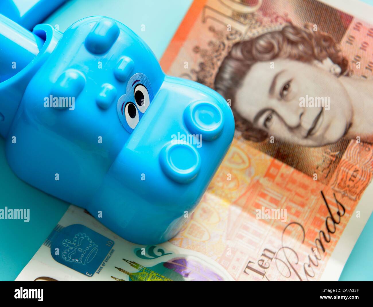 Hungry hippo et anglais note de dix livres Banque D'Images