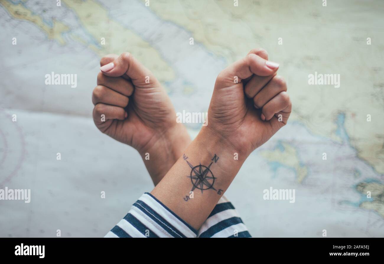 Compass Tattoo Banque D Image Et Photos Alamy