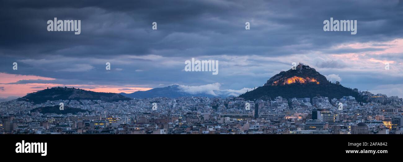 Vue de la colline Lycabettus d'aréopage Hill dans le centre d'Athènes, Grèce. Banque D'Images