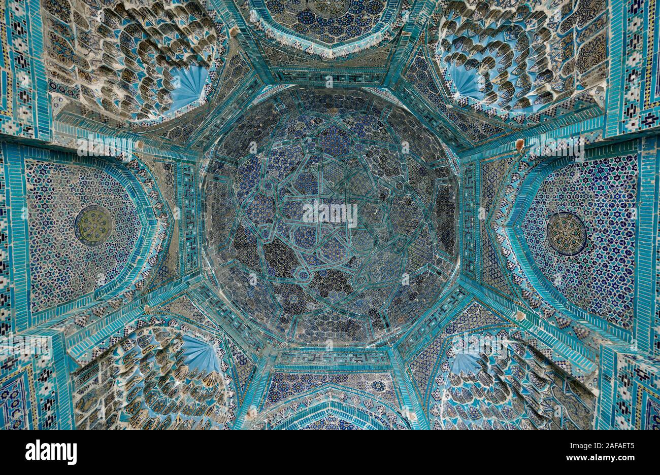 Tourné en intérieur tombe de nécropole Shah-i-Zinda, Samarqand, l'Ouzbékistan, en Asie centrale Banque D'Images