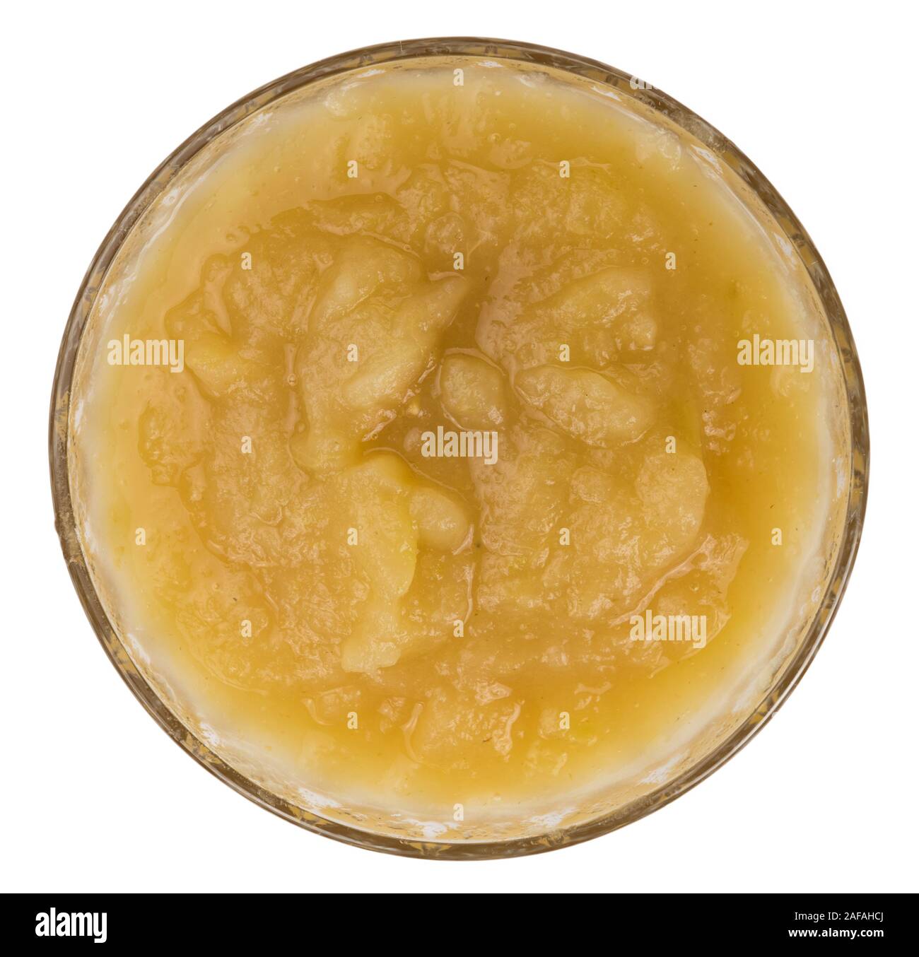 Compote maison (selective focus) isolé sur fond blanc (gros plan) Banque D'Images