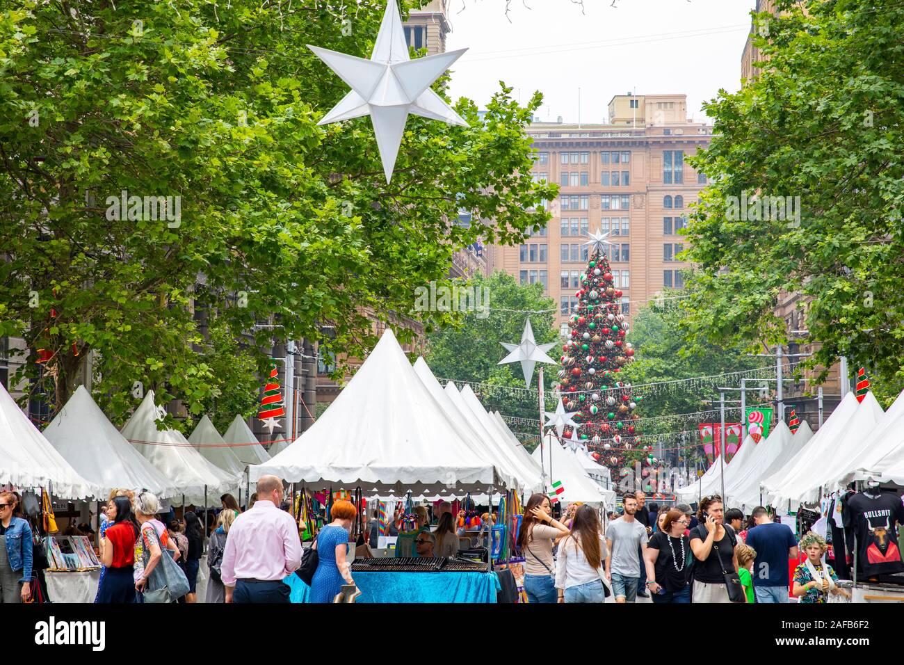 Marché australien de noël dans le centre-ville de martin place Sydney, Nouvelle-Galles du Sud, Australie Banque D'Images