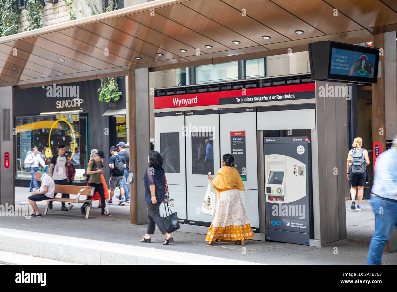 Sydney light rail, gare de voyageurs s'arrêtent à Wynyard pour light rail tram, Sydney, Australie Banque D'Images