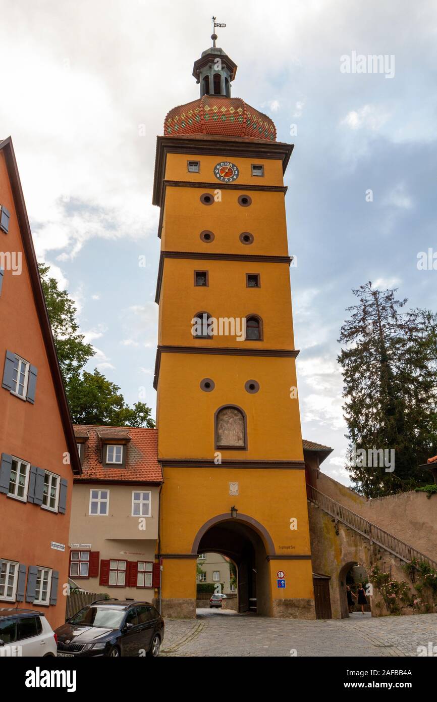 Segringer Tor/Turm Sur Segringer Strasse À Dinkelsbühl, Franconie Centrale, Bavière, Allemagne. Banque D'Images
