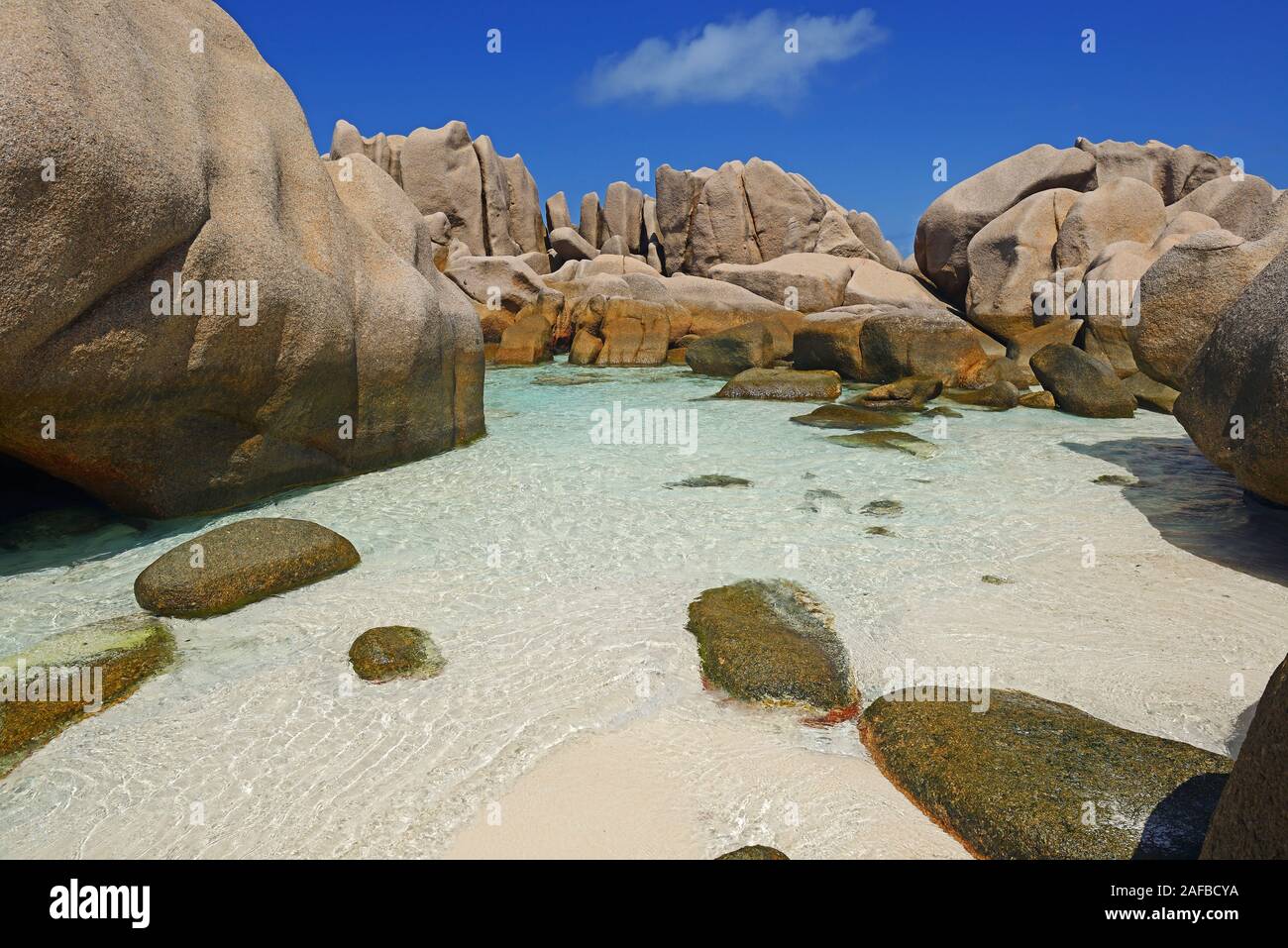 Der extrem schwer erreichbare Traumstrand Anse marron, marron, La Source auch Insel La Digue, Seychellen Banque D'Images