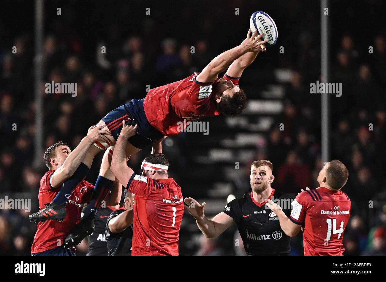 Hendon, Royaume-Uni. 14 Décembre, 2019. Jean Kleyn (Munster Rugby) les prises. Saracens v Munster Rugby. Piscine 4. Heineken Cup Champions. Allianz Park. Hendon. Londres. UK. Garry Crédit/Sport sous gaine en images/Alamy Live News. Credit : Sport en images/Alamy Live News Banque D'Images