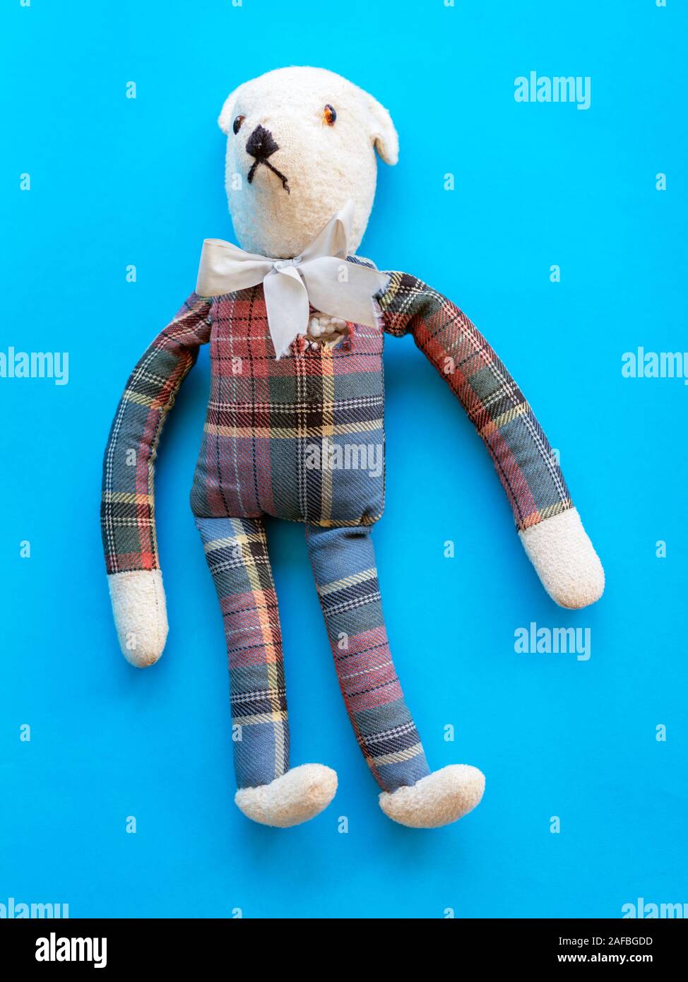Tatty ours Rupert tartan vintage ancien Banque D'Images