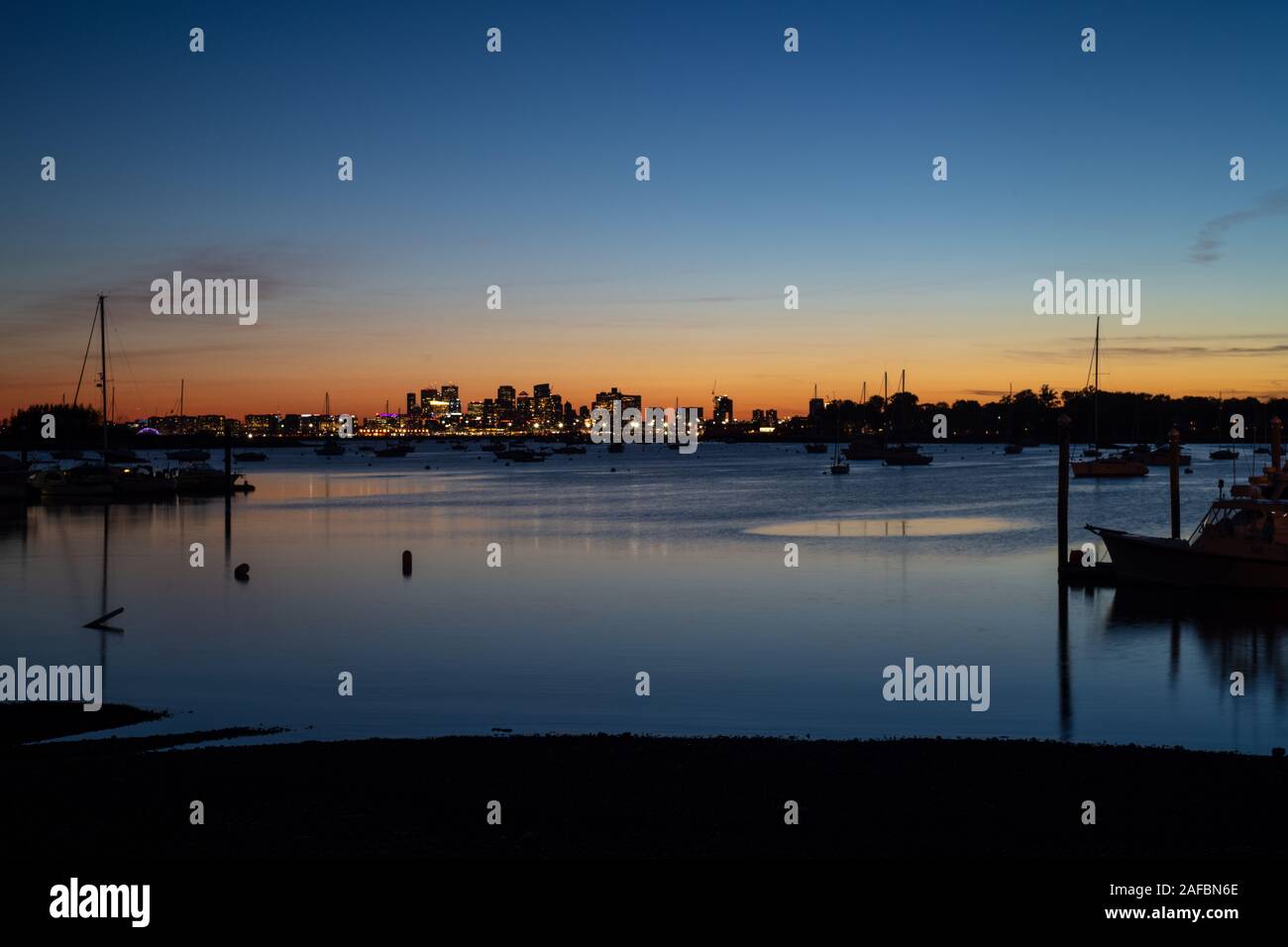 Coucher de soleil sur Boston, de Winthrop, Massachusetts, USA Banque D'Images