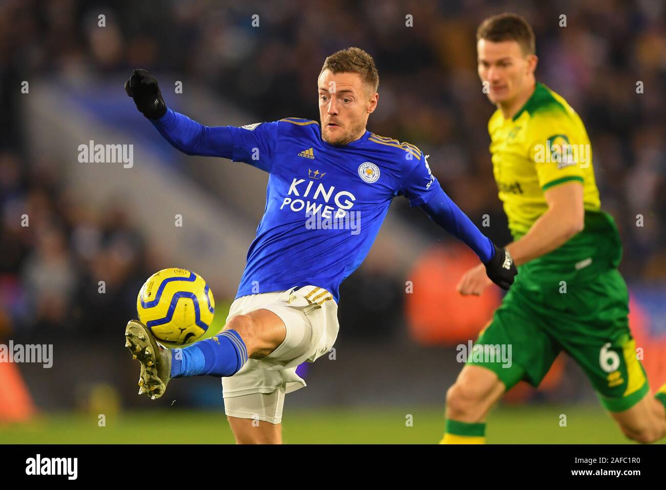 Leicester, Royaume-Uni. 14 décembre 2019. Jamie Vardy (9) de Leicester City contrôle le ballon au cours de la Premier League match entre Leicester City et Norwich City à la King Power Stadium, Leicester le samedi 14 décembre 2019. (Crédit : Jon Hobley | MI News) photographie peut uniquement être utilisé pour les journaux et/ou magazines fins éditoriales, licence requise pour l'usage commercial Crédit : MI News & Sport /Alamy Live News Banque D'Images