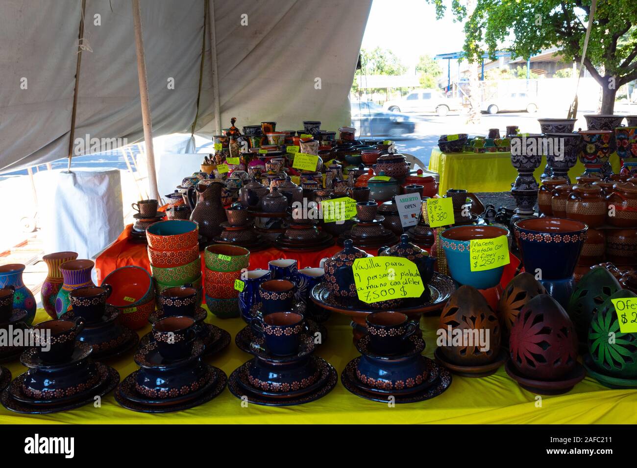 Le Sinaloa, Mexique - 12 décembre 2019 : Vente d'artisanat mexicain au marché local Banque D'Images