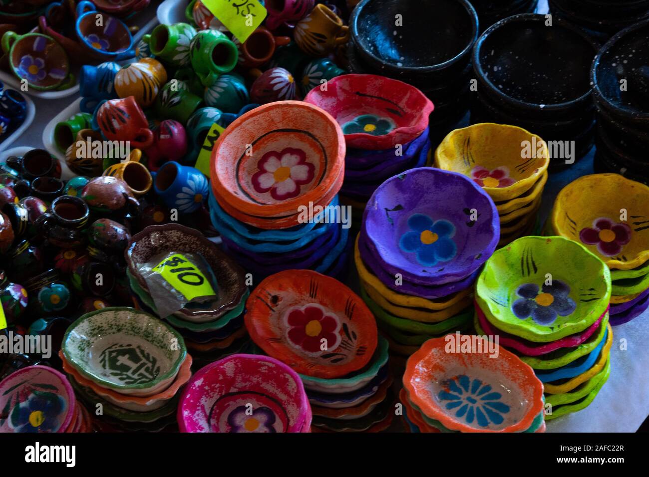 Le Sinaloa, Mexique - 12 décembre 2019 : Vente d'artisanat mexicain au marché local Banque D'Images