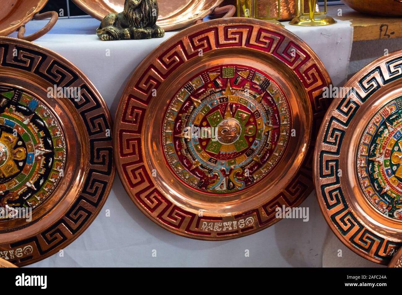 Le Sinaloa, Mexique - 12 décembre 2019 : Vente d'artisanat mexicain en bronze du marché local Banque D'Images