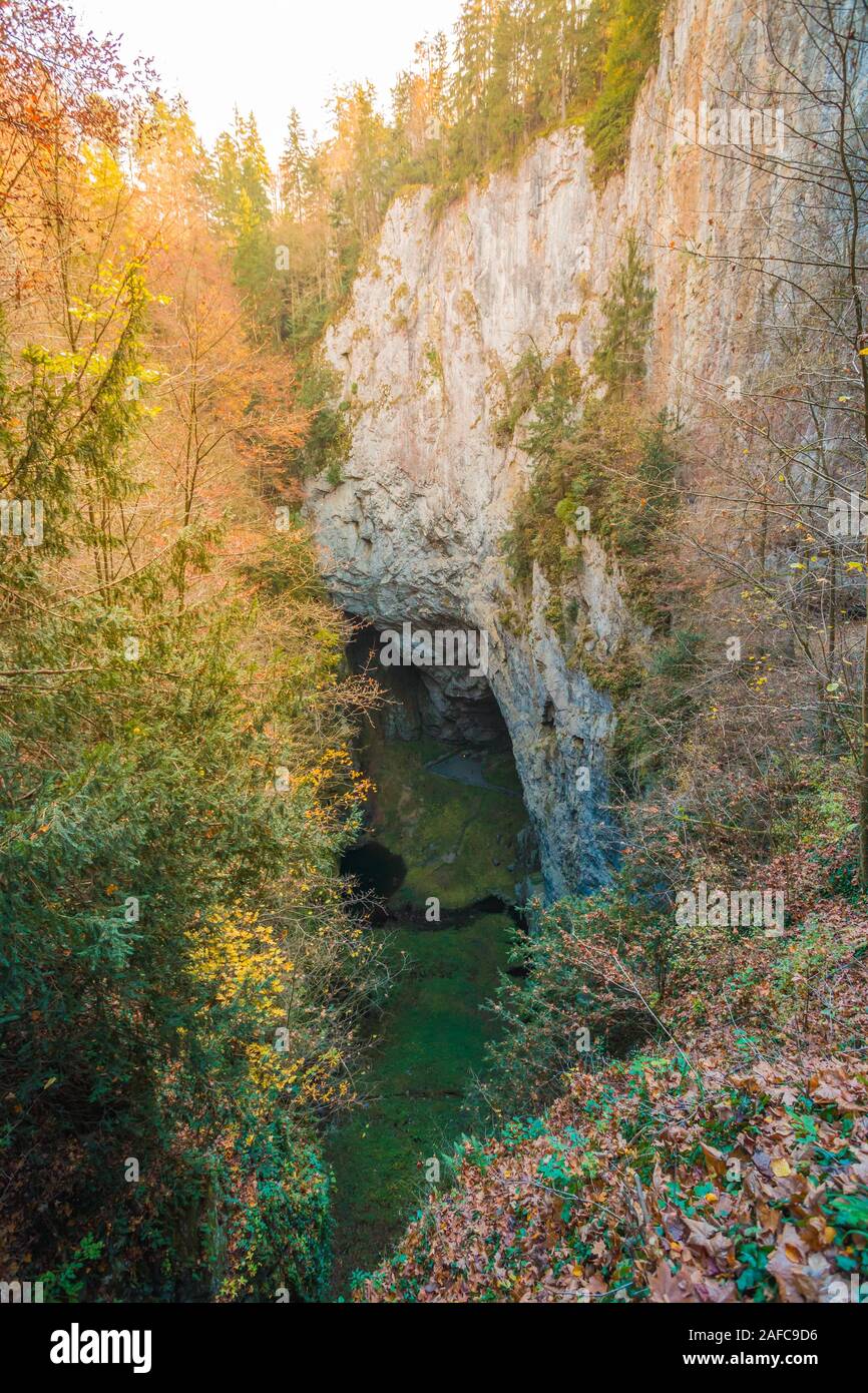 Macocha gorge abîme, gouffre Macocha Propast tchèque est dans le système de grottes du Karst morave de la République tchèque, la Moravie du Sud, près de city Brno et Banque D'Images