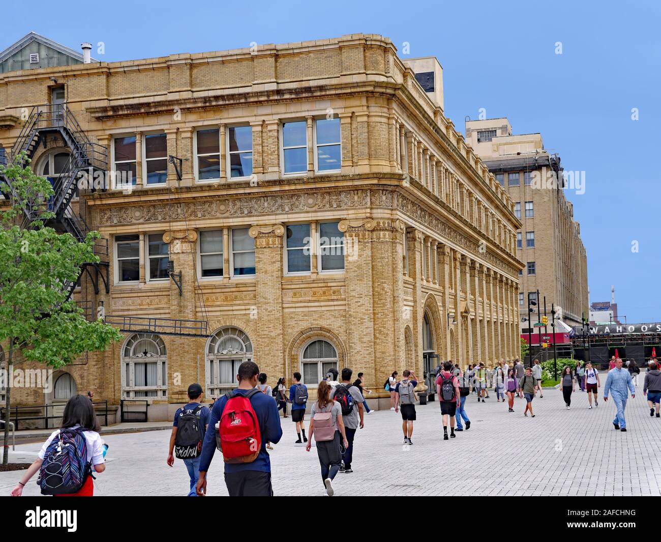 PHILADELPHIA - Mai 2019 : campus du collège occupé avec un bâtiment ancien, Drexel University, Philadelphia Banque D'Images