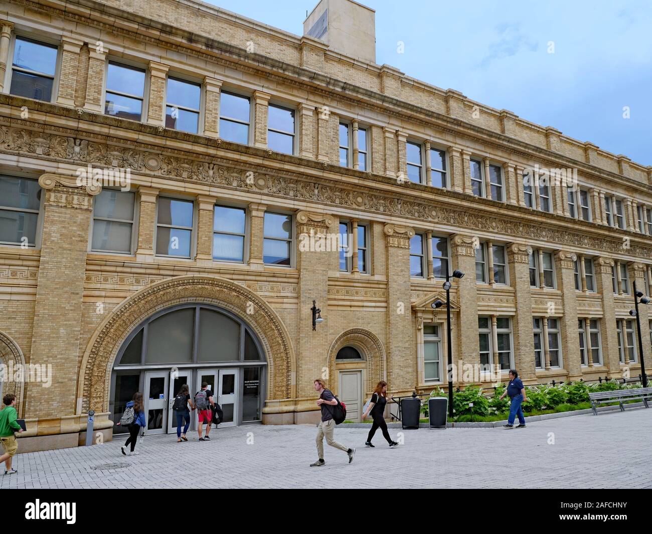 PHILADELPHIA - Mai 2019 : campus du collège occupé avec un bâtiment ancien, Drexel University, Philadelphia Banque D'Images