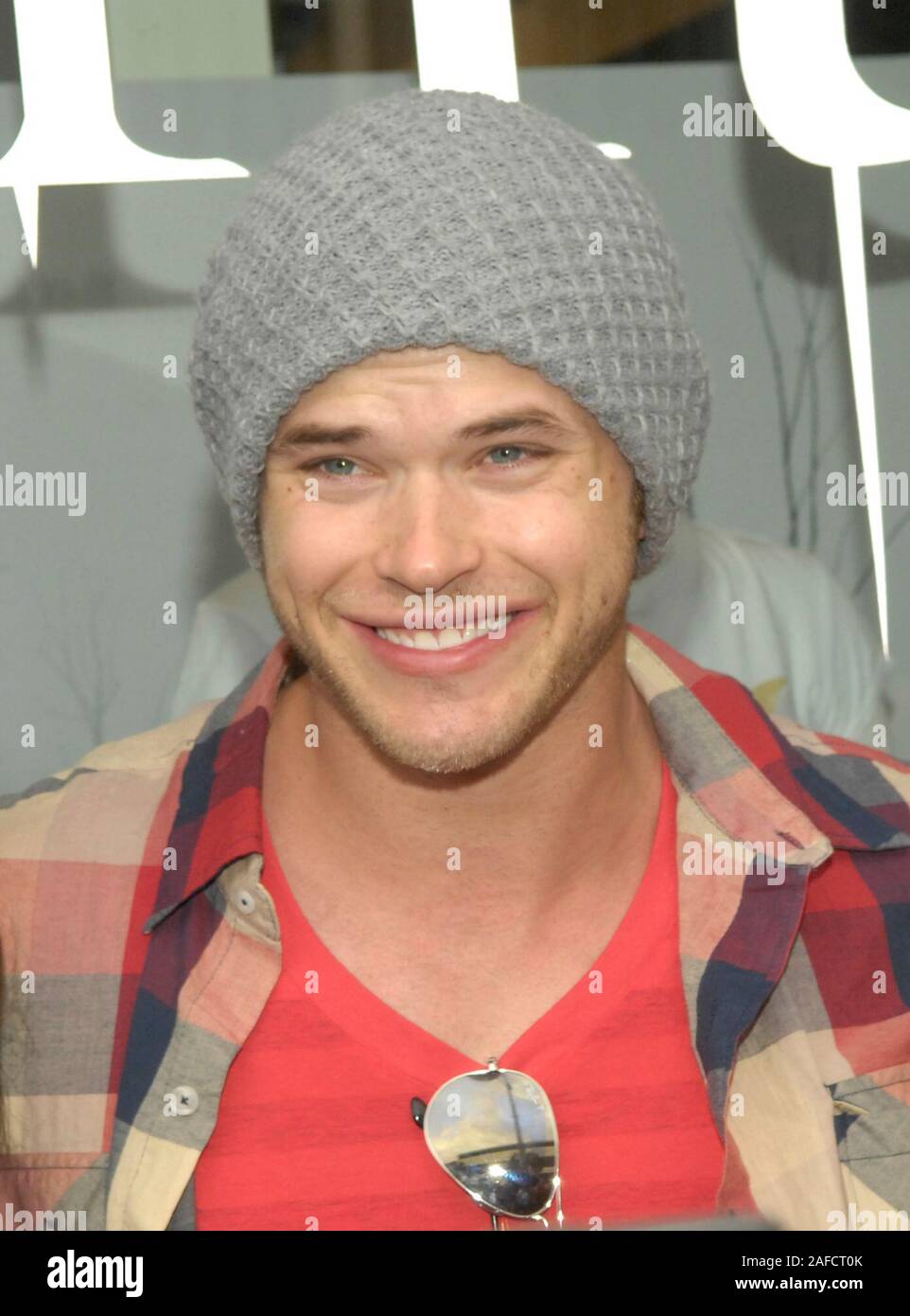 L'acteur Kellan Lutz arrive pour la 'Twilight' DVD et vêtements lancement à Kitson à Los Angeles. Banque D'Images