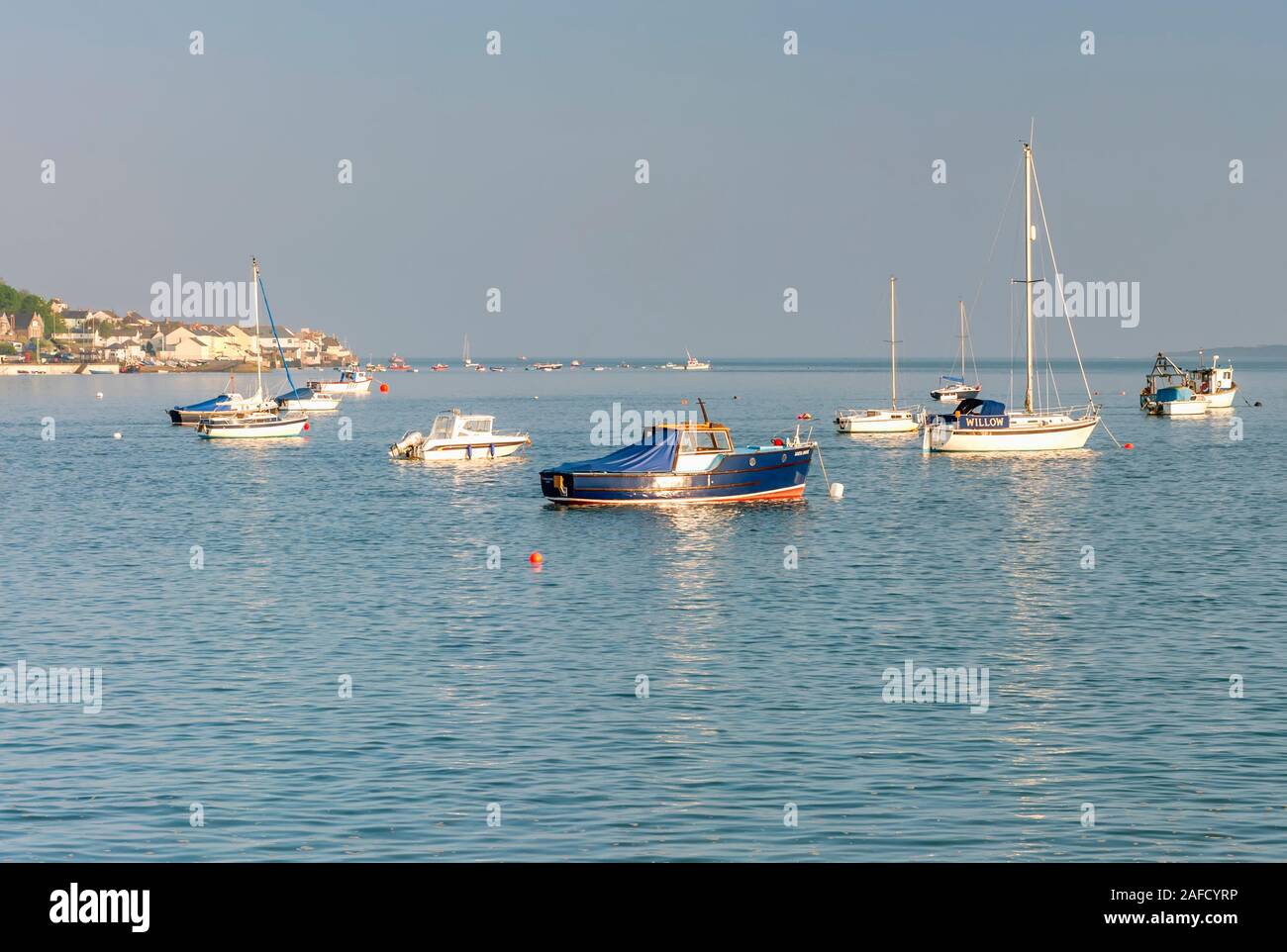 Instow North Devon, avec yachts et bateaux avec vue sur Appledore Banque D'Images