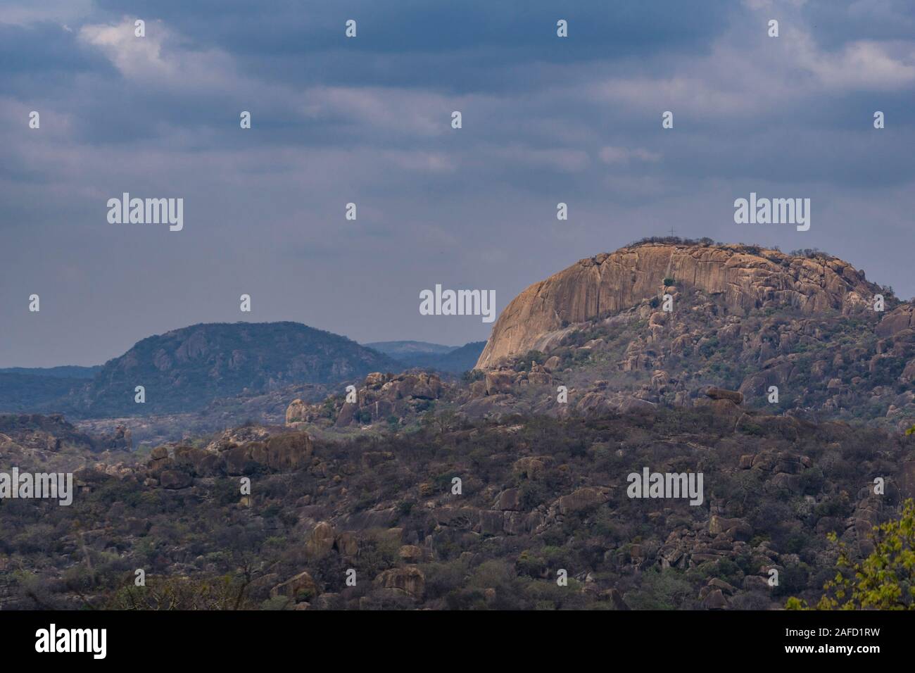 Zimbabwe. Parc national de Matobo, un site classé au patrimoine mondial de l'UNESCO, connu pour son style de granit 'Kopje's (collines rocheuses) et de nombreux arbres et plantes. Banque D'Images