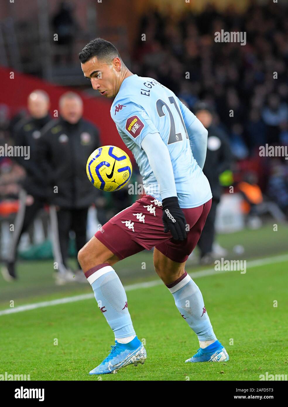 SHEFFIELD, Angleterre. 21 octobre l'Aston Villa Anwar El Ghazi montre le contrôle du ballon lors d'English Premier League match entre Sheffield United et l'ASTO Banque D'Images