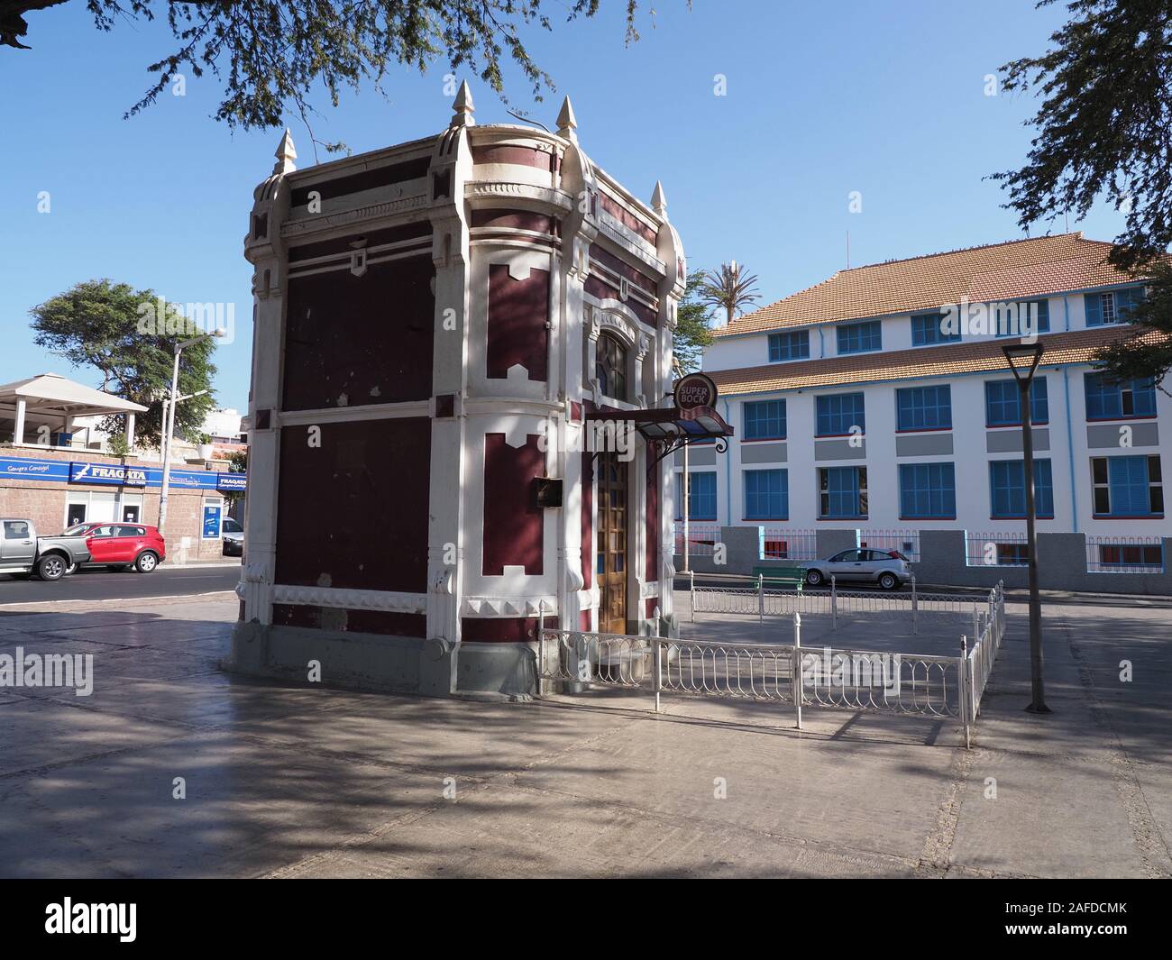 Un kiosque dans la place Amilcar Cabral, connu sous le nom de Praca Nova en ville Mindelo africains à l'île de Sao Vicente au Cap Vert Banque D'Images