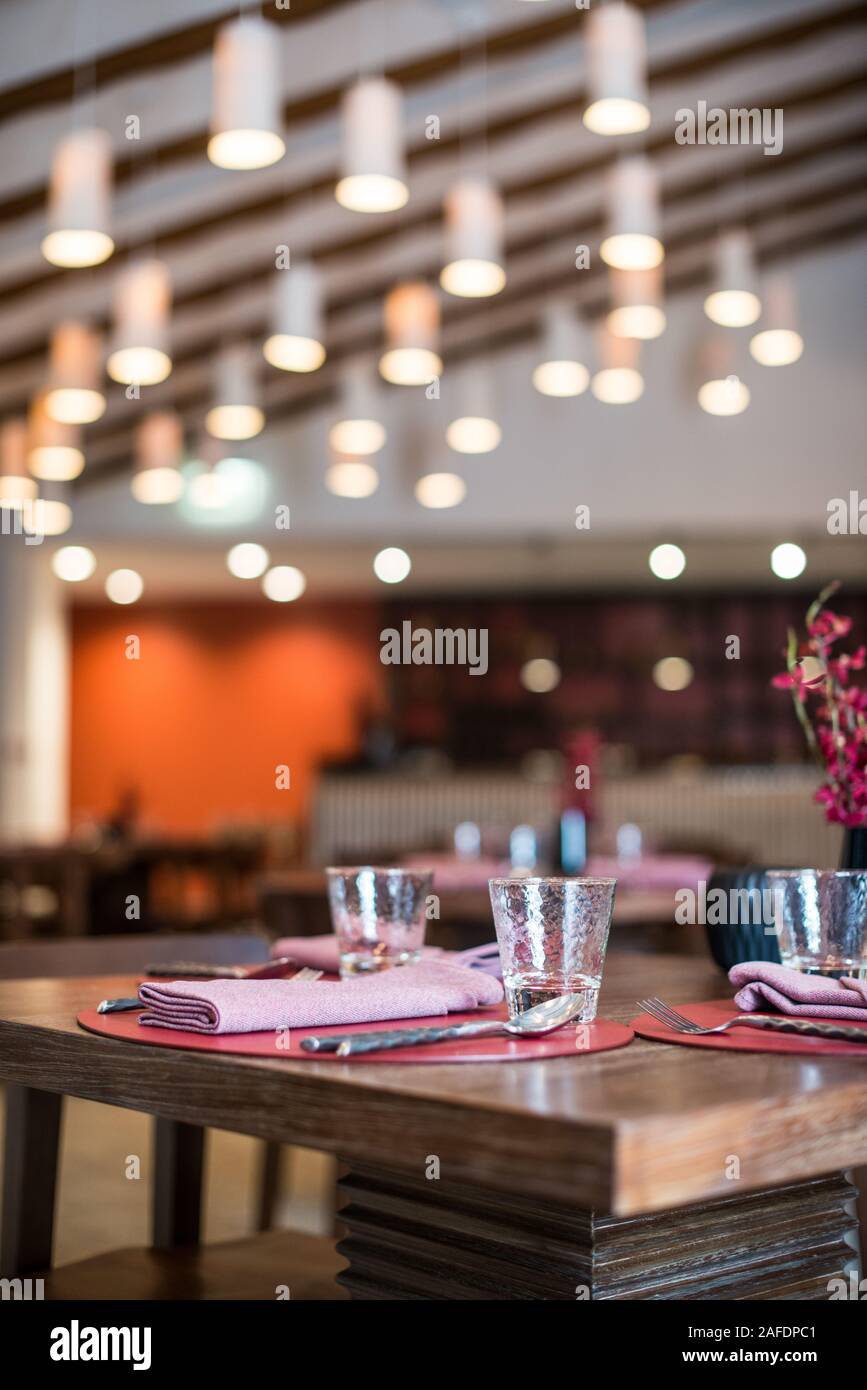 Restaurant intérieur avec Bokeh Banque D'Images