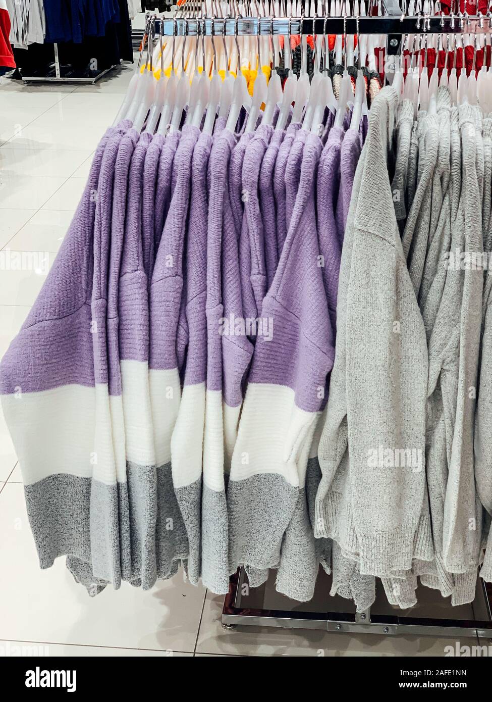 Choses sur le crochet vente en magasin Acheter le montage Banque D'Images