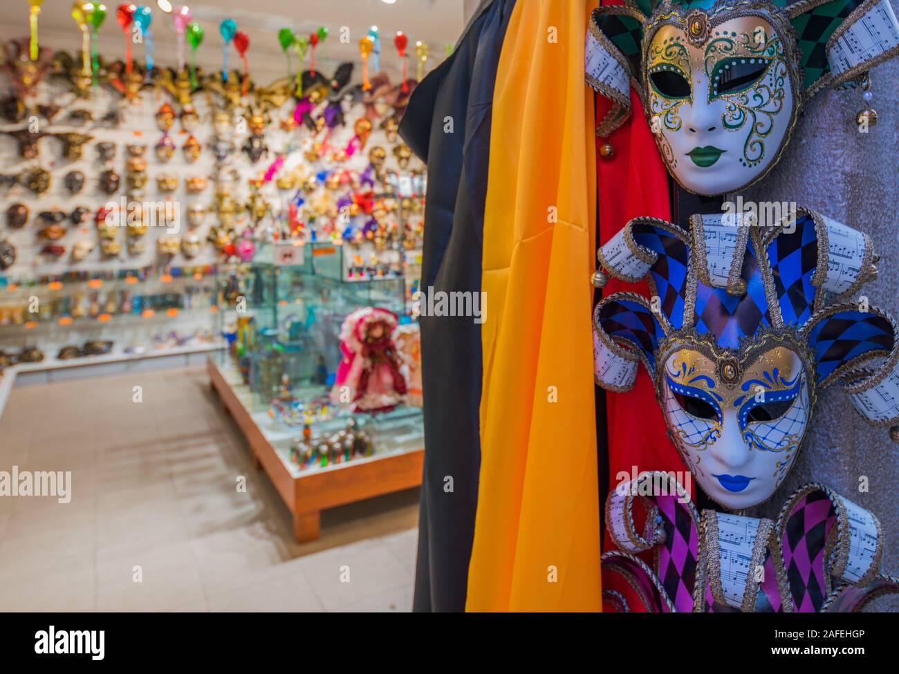 Les masques et accessoires dans un magasin à Venise Banque D'Images