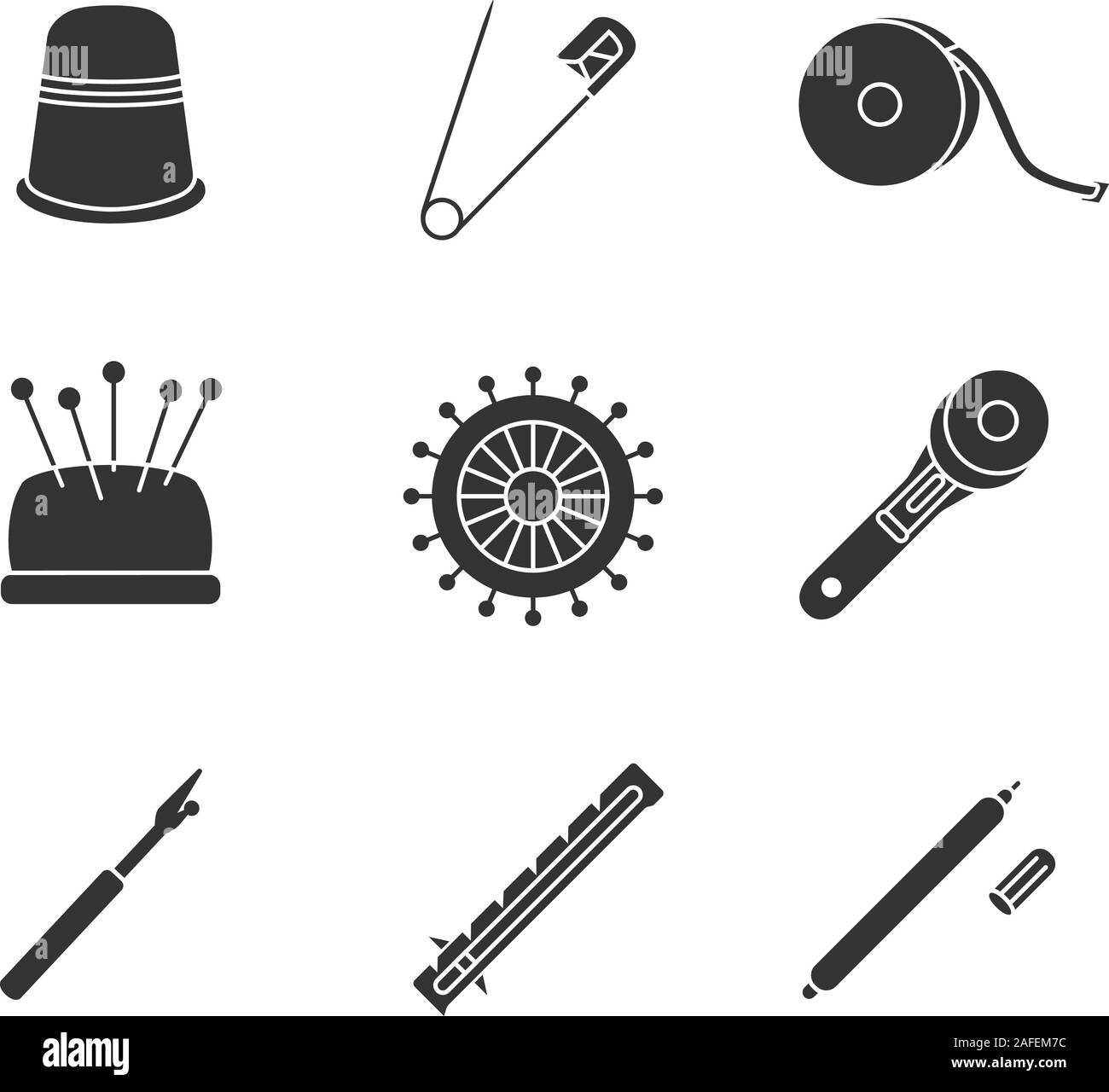 Glyphe de tailleur icons set. Dé à coudre, de la sécurité et de l'épingles droites, ruban à mesurer, pincushion, faucheuse rotative, défonceuse et manomètre, tissu feutre marqueur. S Illustration de Vecteur Glyphe de tailleur icons set. Dé à coudre, de la sécurité et de l'épingles droites, ruban à mesurer, pincushion, faucheuse rotative, défonceuse et manomètre, tissu feutre marqueur. S Illustration de Vecteur