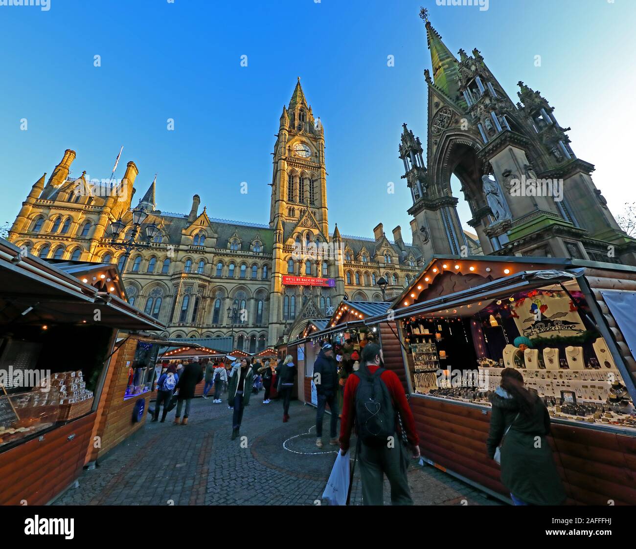 Marchés de Noël, hôtel de ville de Manchester, Albert Square, Manchester, Angleterre, Royaume-Uni, M2 5DB Banque D'Images