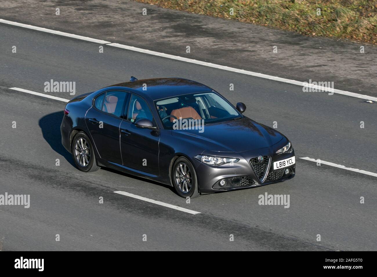 LB18YCL Alfa Romeo Giulia Super Auto TD 180bhp moteur diesel sur l'autoroute M61, près de Manchester, Royaume-Uni Banque D'Images