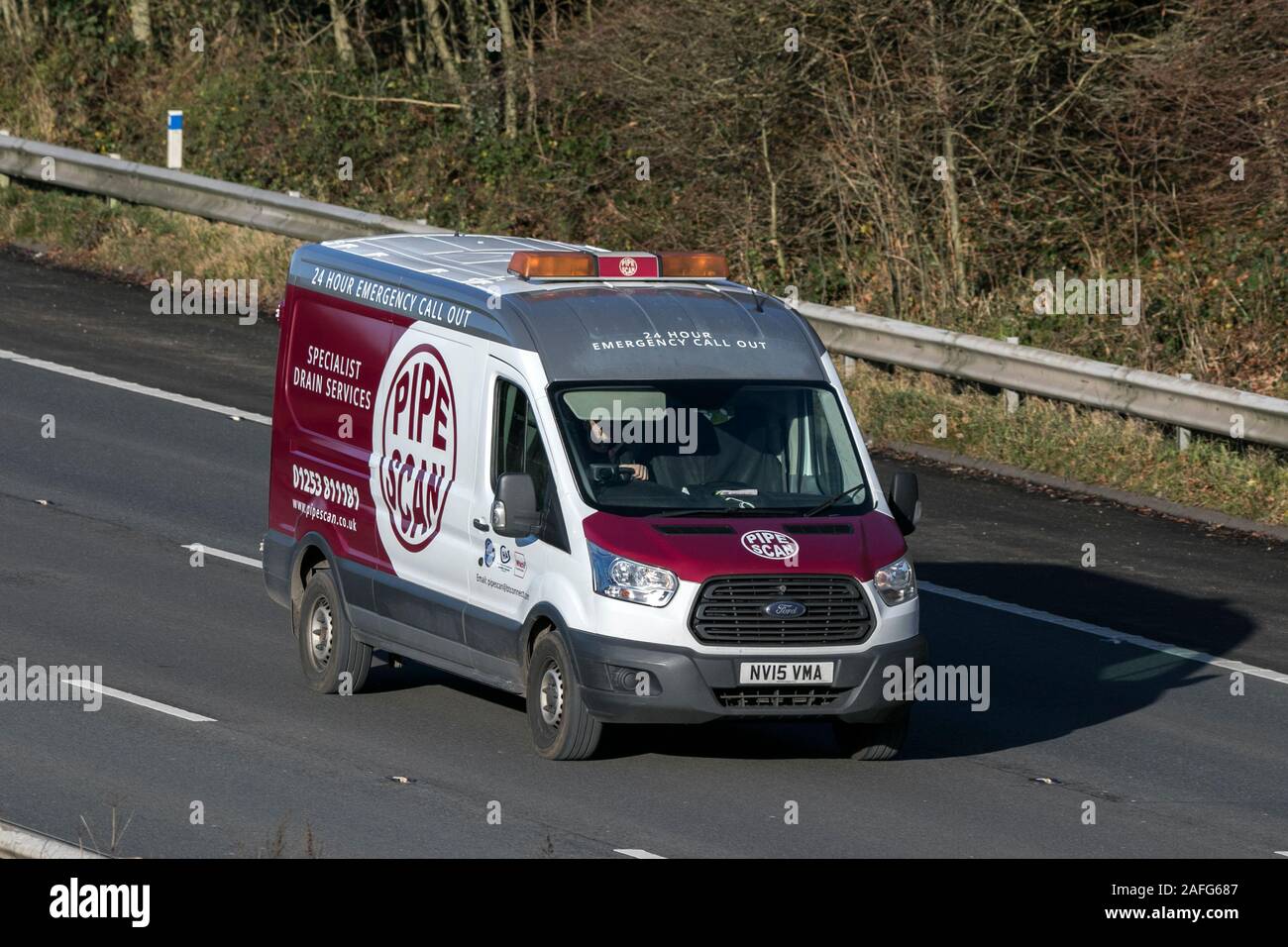 Ford Transit Scan du tuyau de vidange bouché de la conduite dans le jeu M61 près de Manchester, Royaume-Uni Banque D'Images