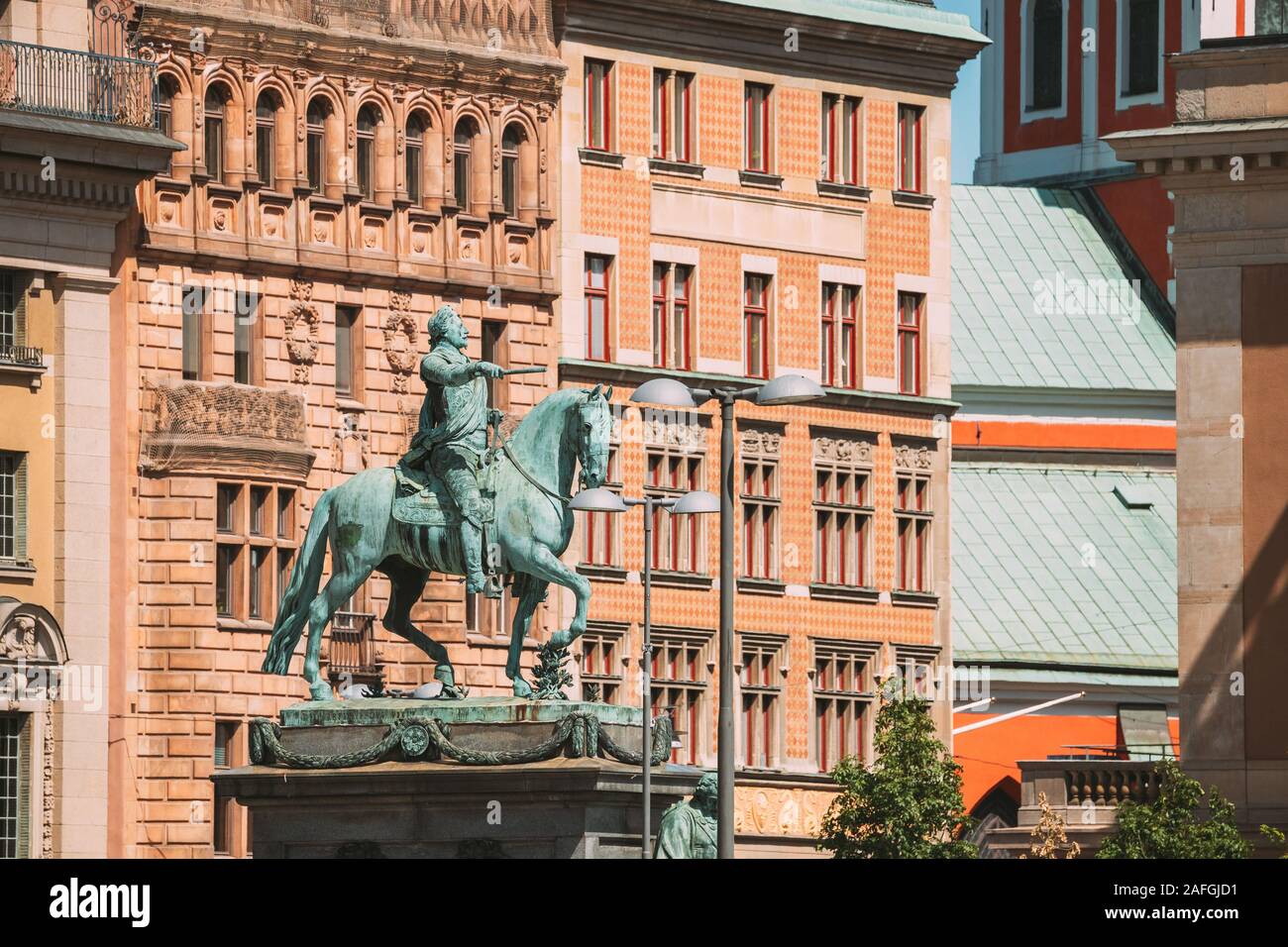 Stockholm, Suède. Statue de l'ancien roi suédois Karl XIV Johan assis sur un cheval, Palais Royal. Célèbre Destination populaire place pittoresque. Close Up. Banque D'Images