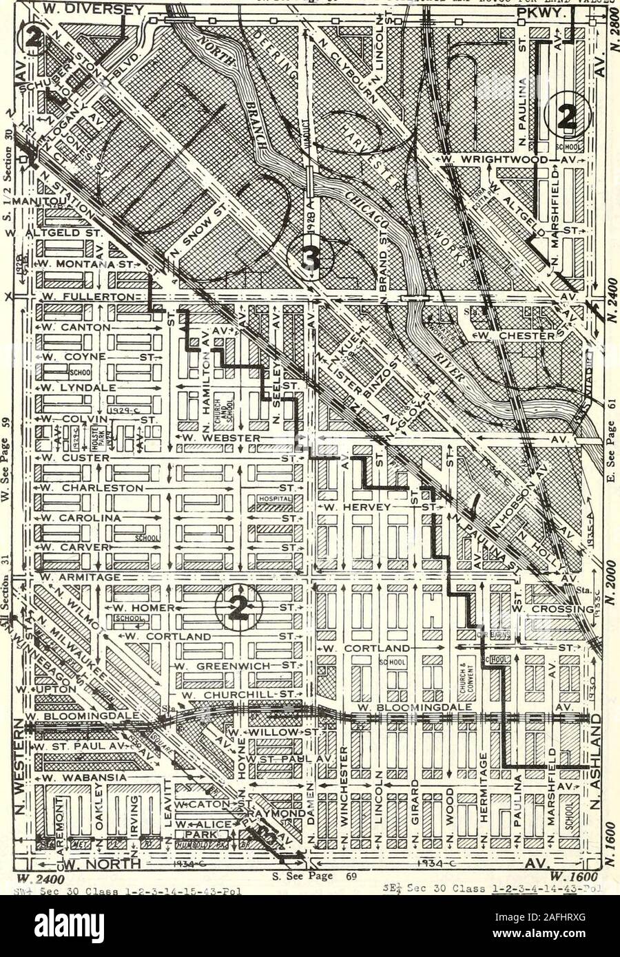 . Olcott's land livre bleu des valeurs de Chicago. t^^5 .0 ISO  =o ^2 I 3oi-^W. NORTI-P 300--^^ j'EFC- 5o = n5v&Lt ;. W. 3200 SWi Voir Claas 25 2-2-4-6-8-14-16 mi Seo 36 Claas 2-3-4-6-8-14-16 SWi Voir 86 Classe 2-3-4-6-8-14-16 S. Voir page 68 ?18 2400 W.-Amer & Pol Seo SEi 25 Classe 3-4-8-13-14-15-18-Amer & Pol ?18-Amar & Pol HEi 36 Seo Class 1-2-3-4-13-14-18-Amer 4 Pol-18-Amer * Suè SEj Seo 36 Class l-£-3-lZ-14-Amer & Suè ( 60 OLCOTTS & LA VALEUR DES TERRES 1936 ZONAGE T. 40 N.-ft. 14 F.CE ZuHIKG JiAP SEULEMENT N. Voir page 51 SF.E DUPLIQUER llAP HO.60 POUR LES VALEURS UHD. W.2400 £V| Sec 30 Cla6B 1-2-J-14.-1S-45-:SW| Sec Banque D'Images