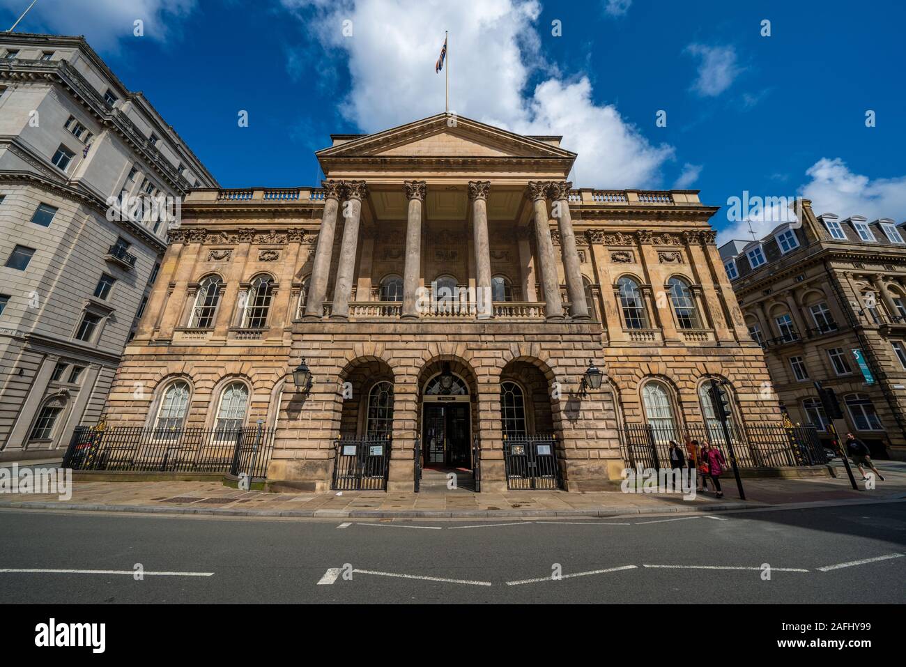 LIVERPOOL, Royaume-Uni - 13 août : c'est l'extérieur de Liverpool Town Hall et situé dans le centre-ville le 13 août 2019 à Liverpool Banque D'Images