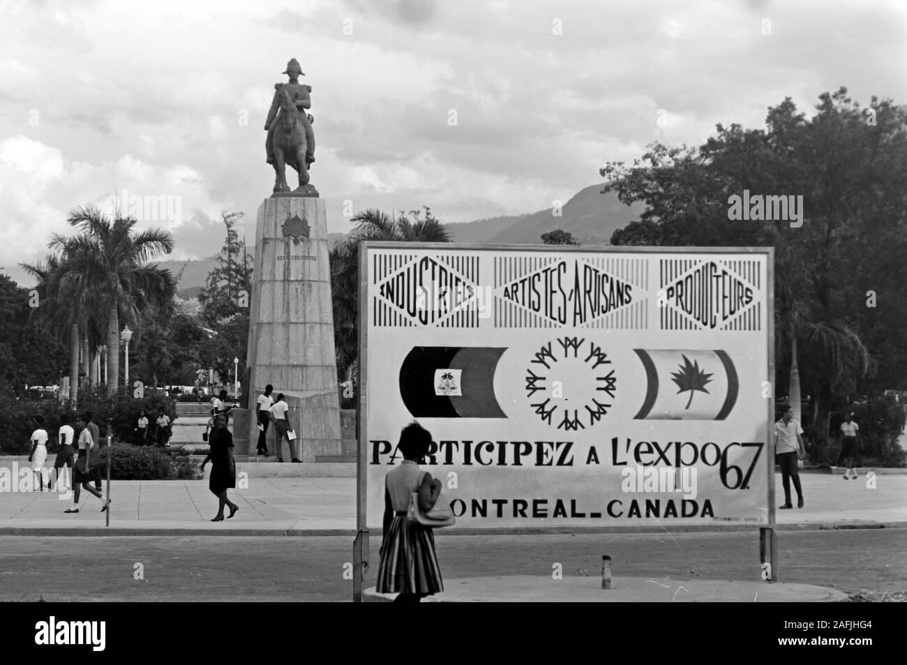 Werbeschild für die Weltausstellung am à Montréal Champs de Mars, 1967. Panneau publicitaire pour l'Exposition Universelle de Montréal au Champs de Mars, 1967. Banque D'Images