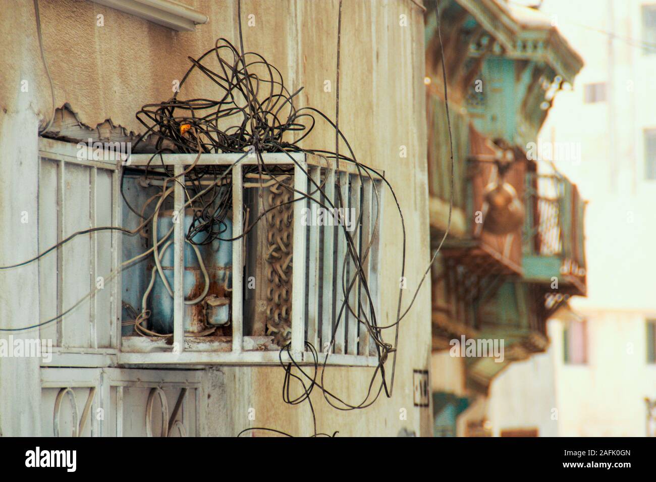 Câblage électrique en une zone résidentielle dans le quartier historique (al balad) à Jeddah